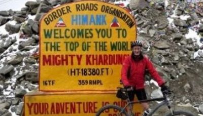 Nigel Fielden Cycling on the  tour with redspokes